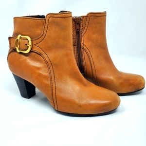 Clark's leather ankle boots 6